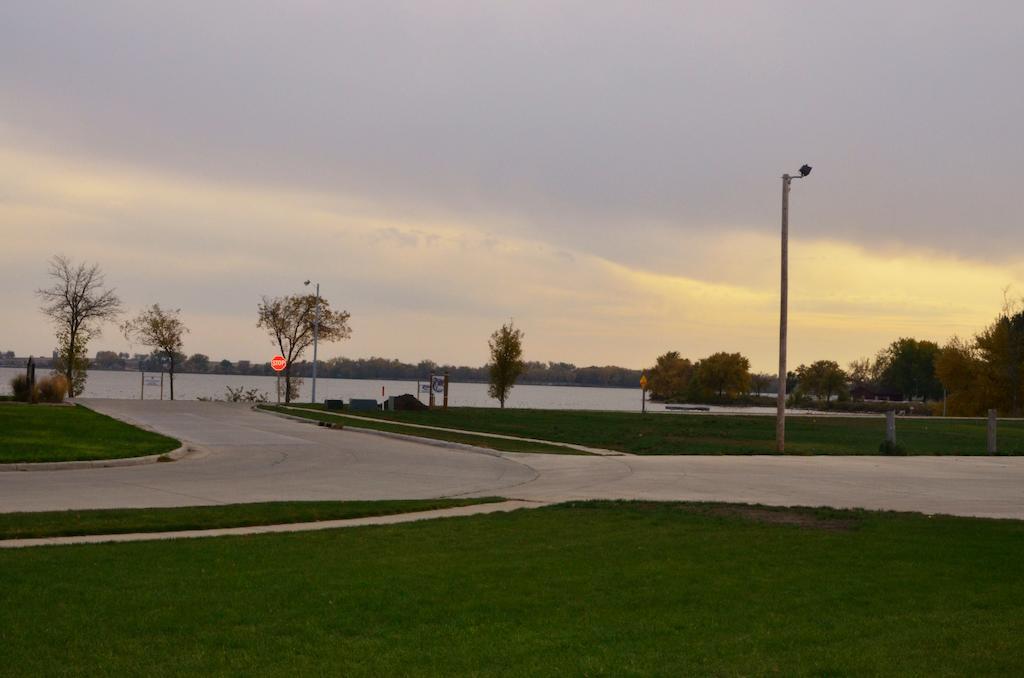 Cobblestone Inn & Suites - Lake View Buitenkant foto