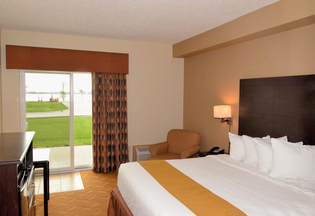 Cobblestone Inn & Suites - Lake View Kamer foto