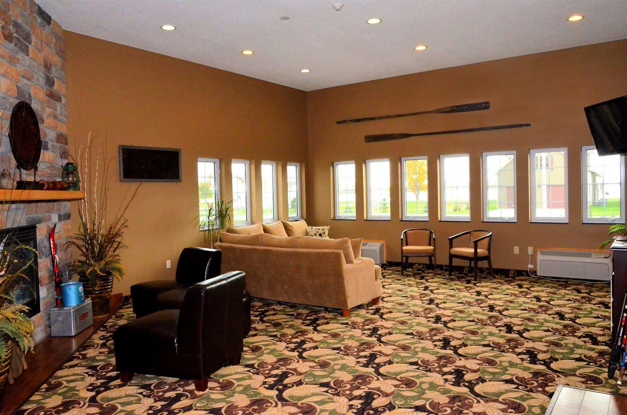 Cobblestone Inn & Suites - Lake View Buitenkant foto