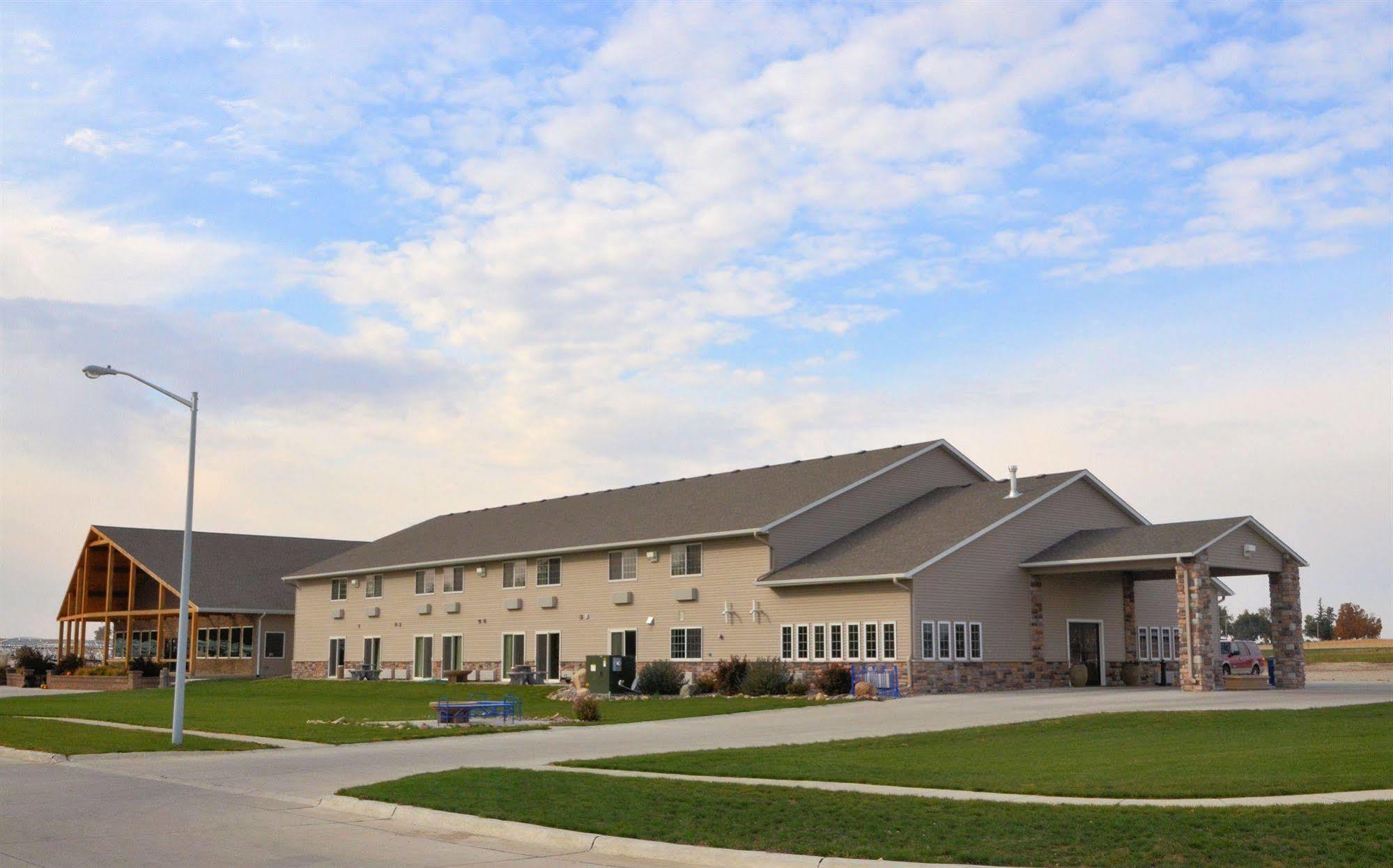 Cobblestone Inn & Suites - Lake View Buitenkant foto